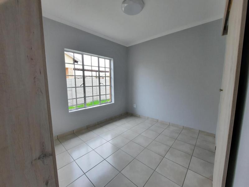 To Let 3 Bedroom Property for Rent in Waterkloof East North West